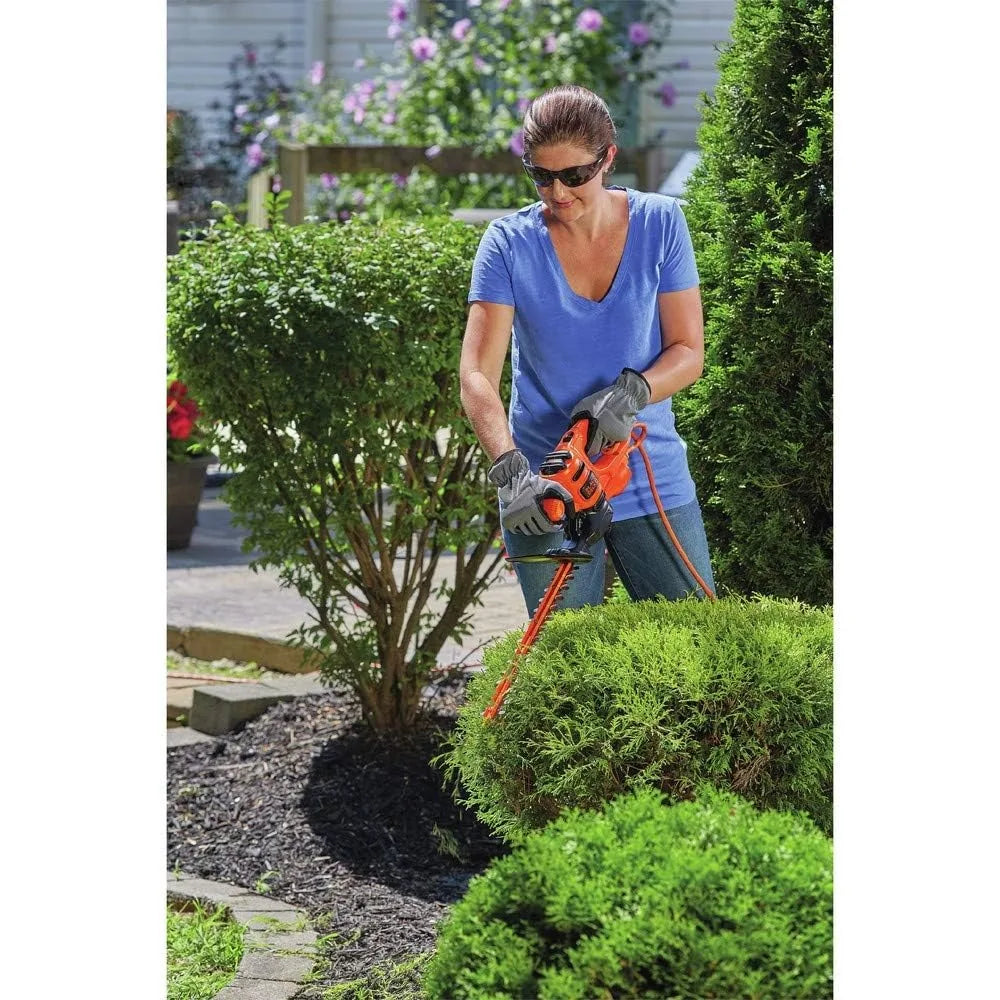 BLACK+DECKER Electric Hedge Trimmer, 16-Inch (BEHT100)