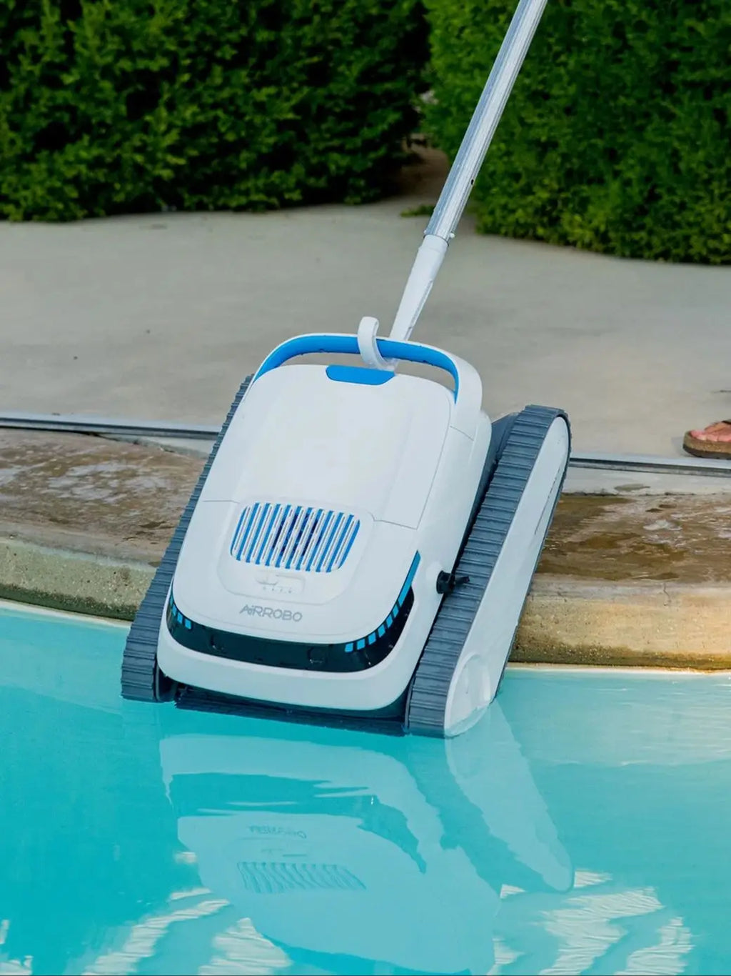 Robot swimming pool cleaner wall and waterline cleaning 1076.39 sq ft intelligent route planning